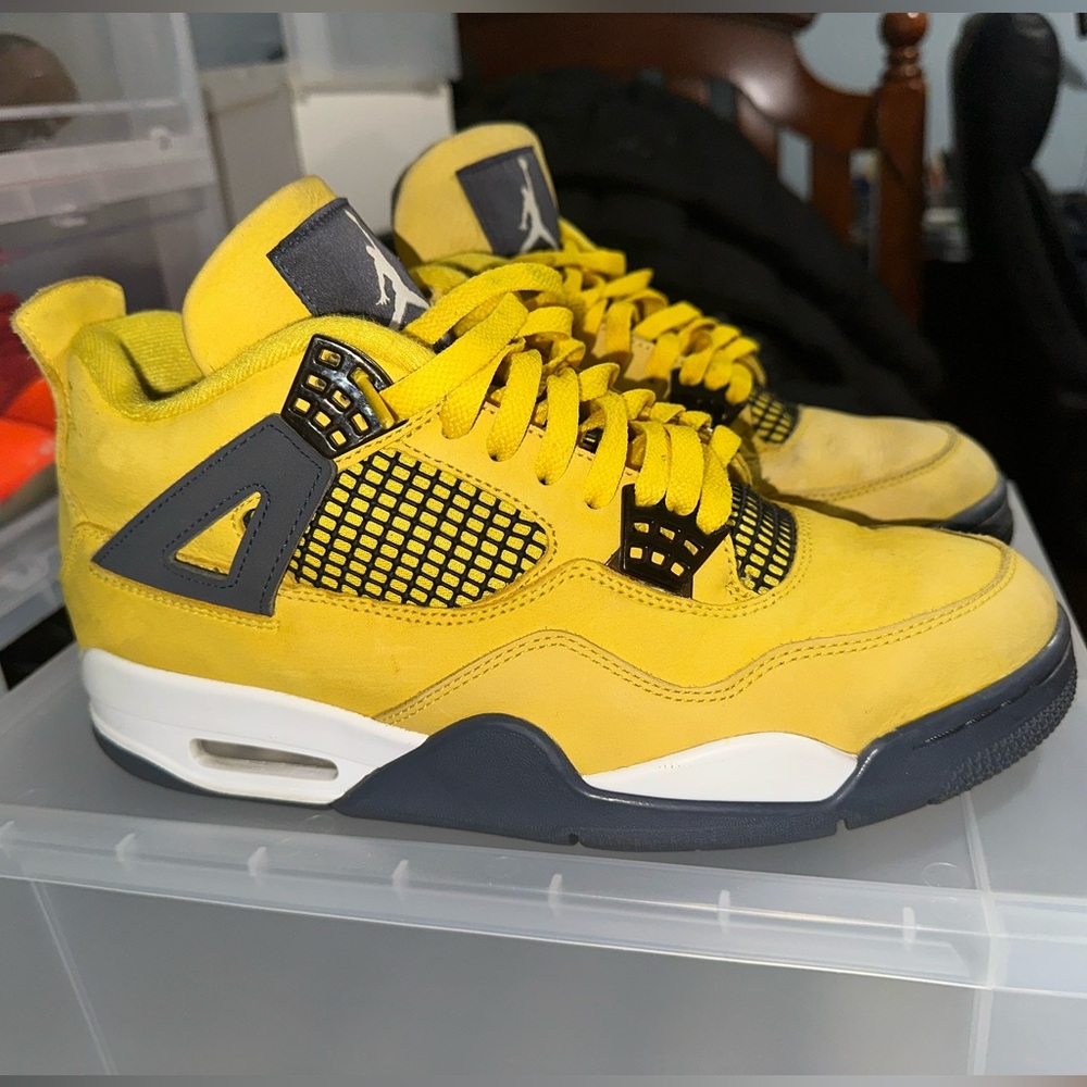 Jordan Lightning 4s